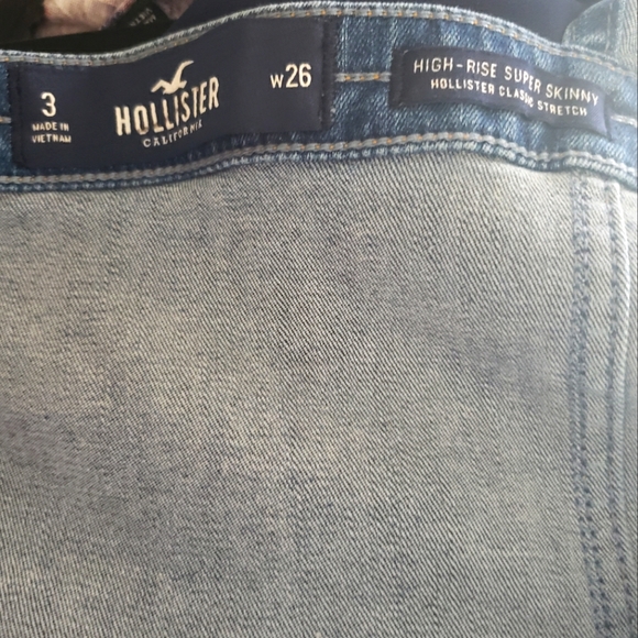 HOLLISTER denim shorts/overalls - Picture 4 of 5